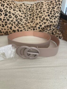 Women’s Nude  Interlocking Buckle Belt